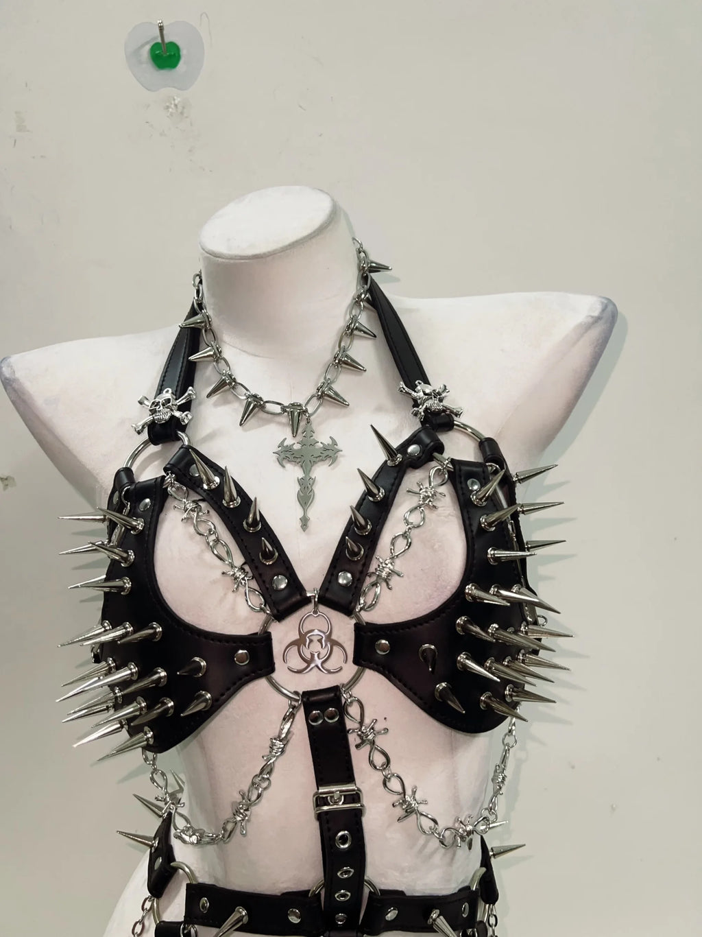The Bio-Cage Spike Harness